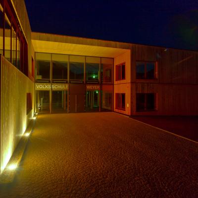 12 111001 0976 Hdr